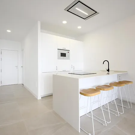 Luxury Oceanfront 3 Bedrooms & 2 Bath By 10tosea *