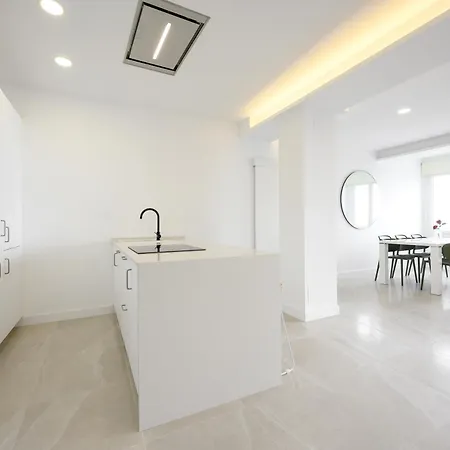 Luxury Oceanfront 3 Bedrooms & 2 Bath By 10tosea *