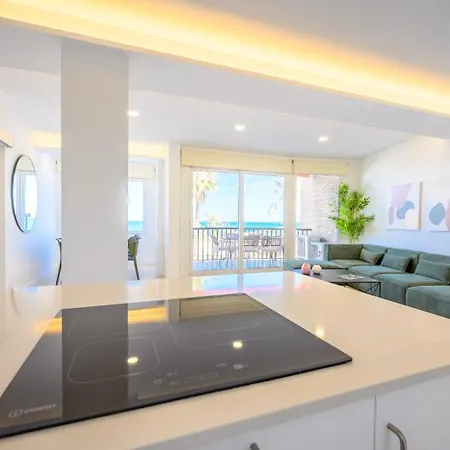 Luxury Oceanfront 3 Bedrooms & 2 Bath By 10tosea *