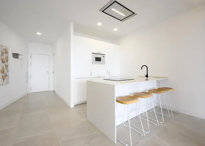 Luxury Oceanfront 3 Bedrooms & 2 Bath By 10tosea *