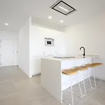Luxury Oceanfront 3 Bedrooms & 2 Bath By 10tosea *
