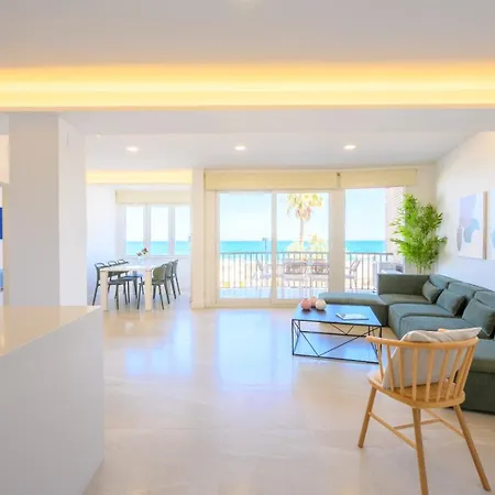 Luxury Oceanfront 3 Bedrooms & 2 Bath By 10tosea Апартаменты Фуэнхирола