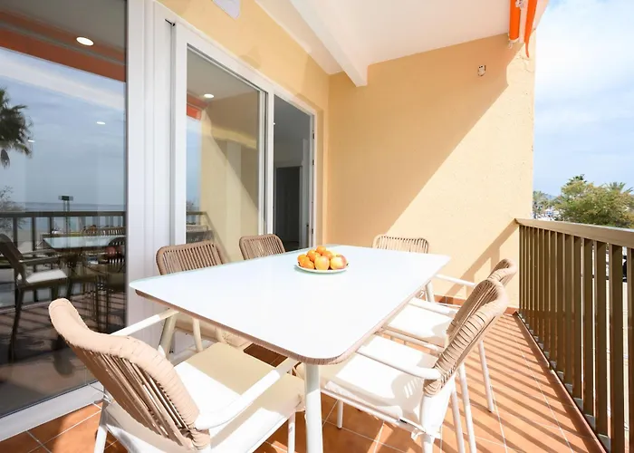 Luxury Oceanfront 3 Bedrooms & 2 Bath By 10tosea Фуэнхирола